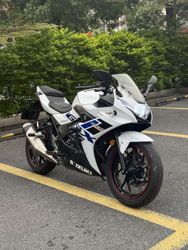 豪爵铃木 GSX250R