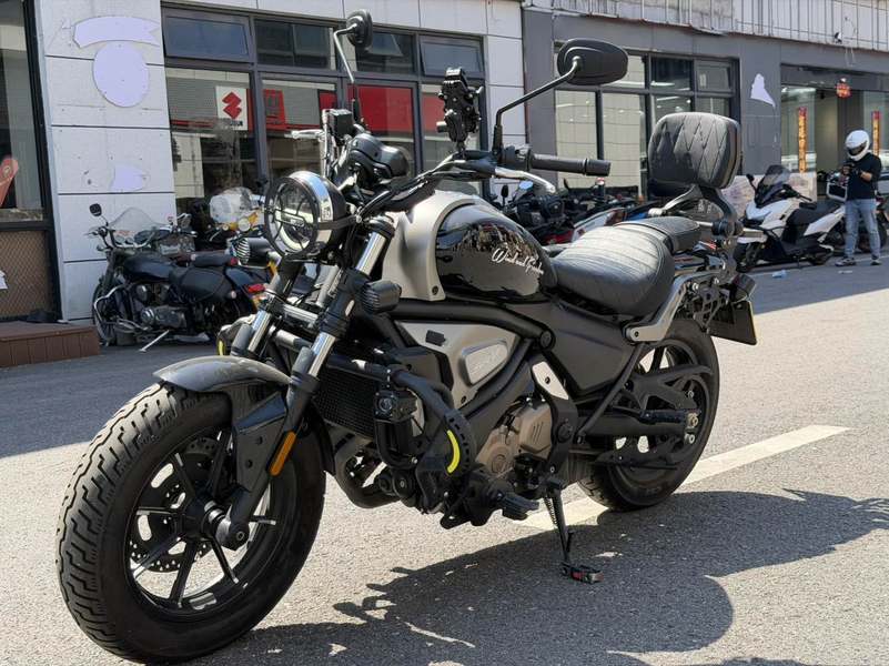 QJMOTOR 闪500S