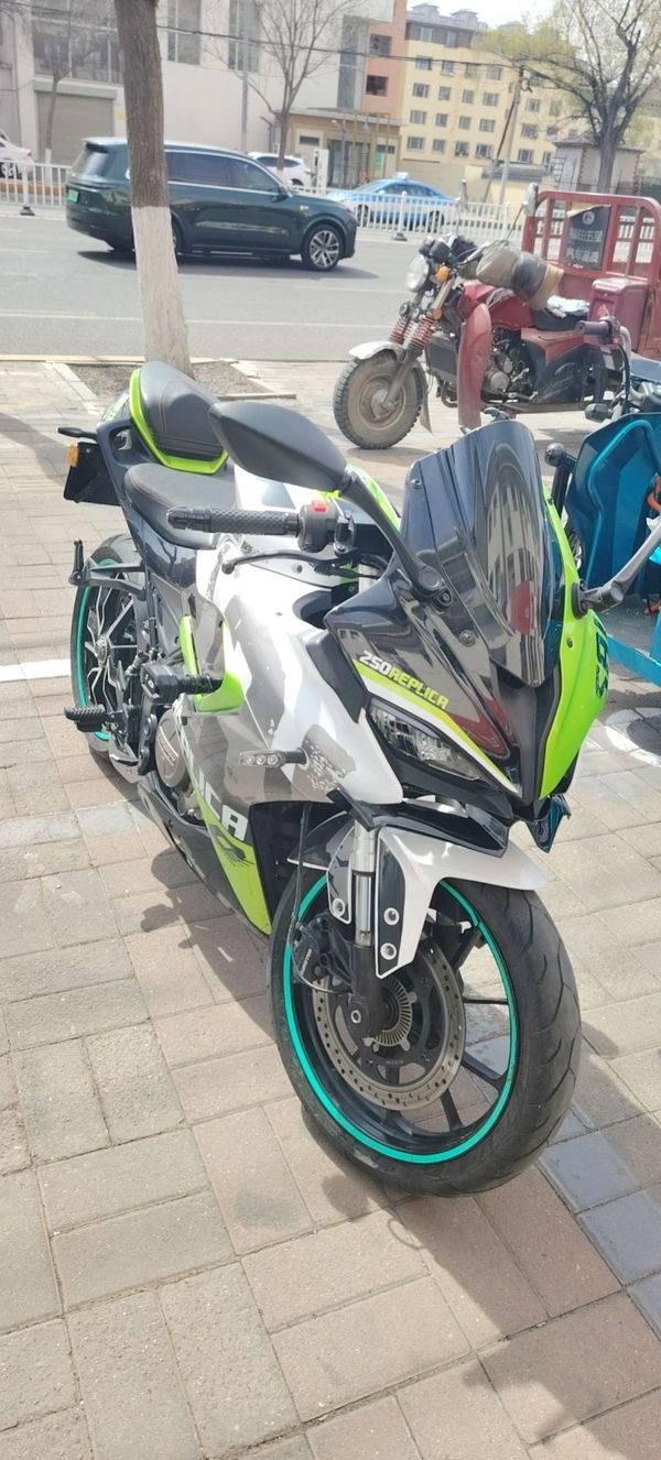 QJMOTOR 赛250