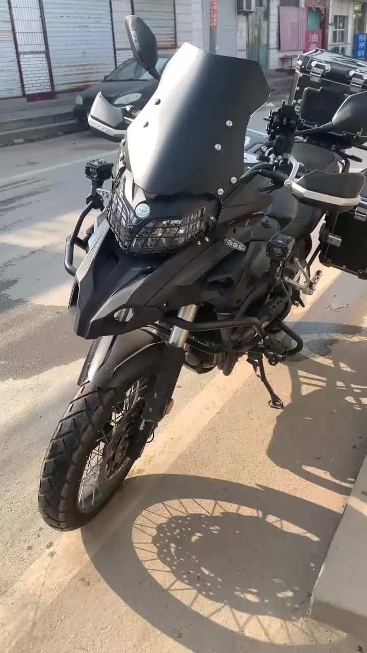 贝纳利 金鹏 TRK502