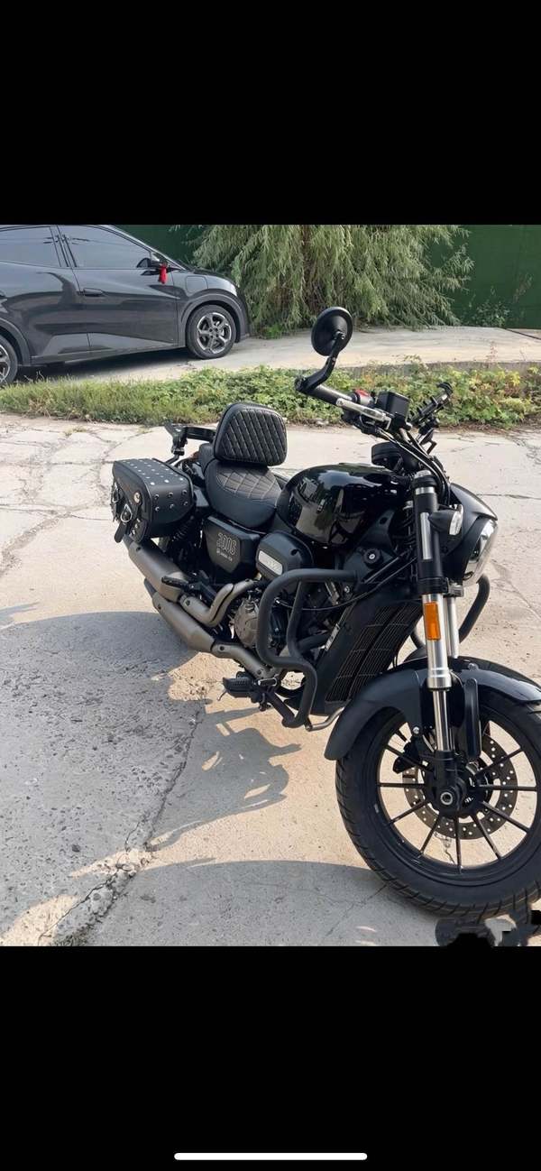 QJMOTOR 闪300S