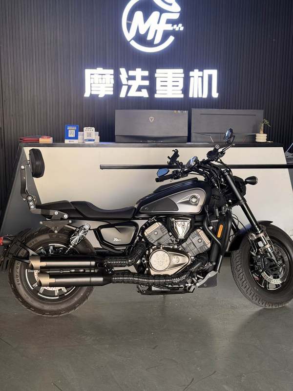 QJMOTOR 闪600