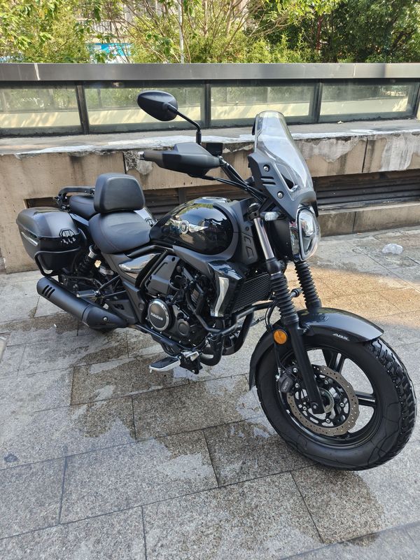 豪爵 TR300