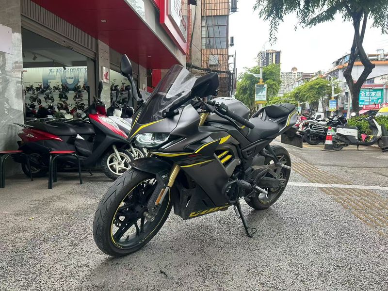 无极 250RR