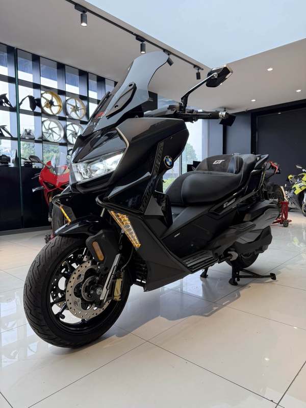 宝马 C 400