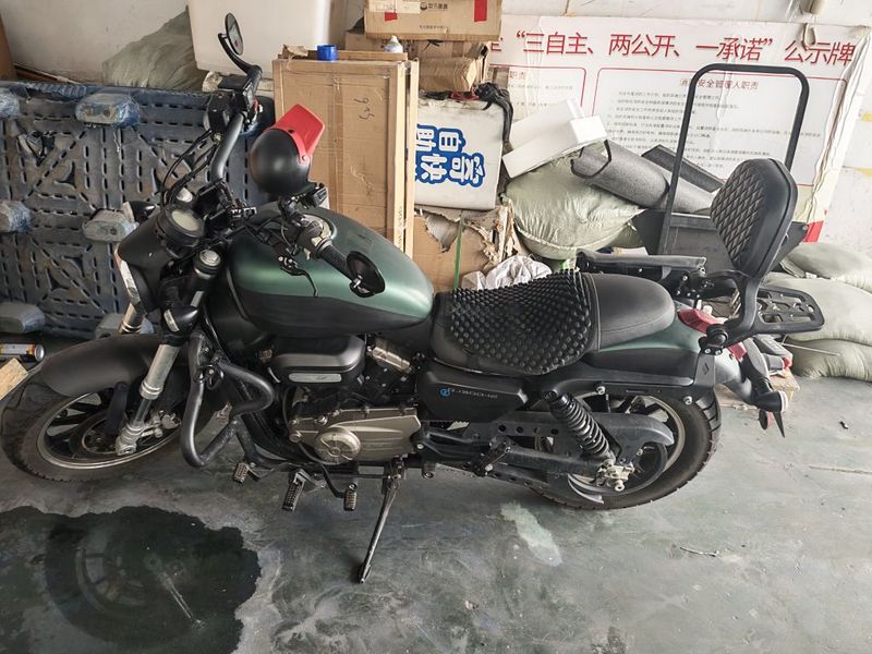 QJMOTOR 闪300S