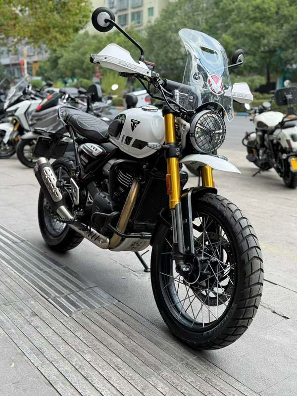凯旋 Scrambler 400 X