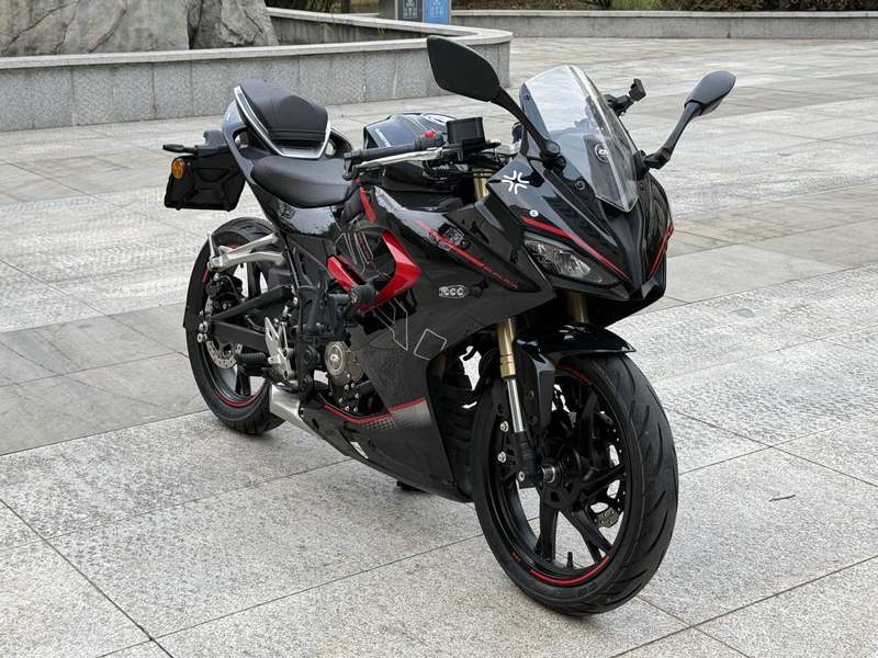 QJMOTOR 赛150