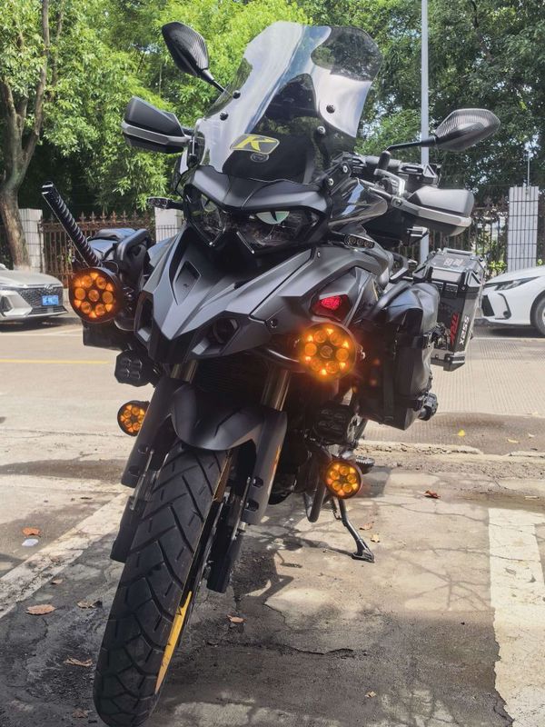 贝纳利 TRK552