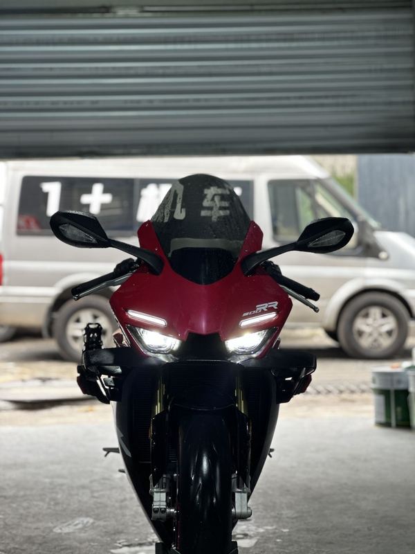 张雪机车 500RR