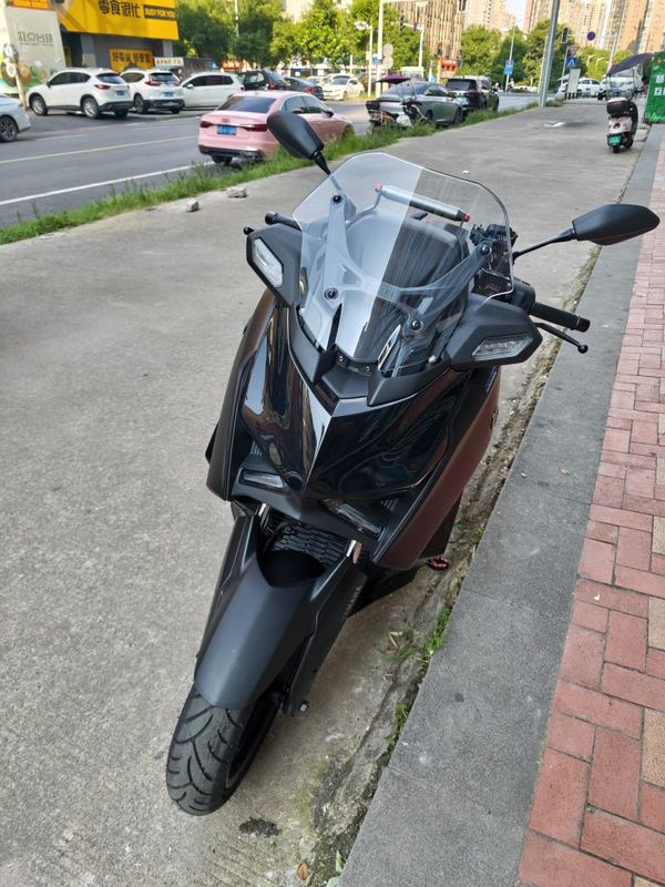 雅马哈 XMAX