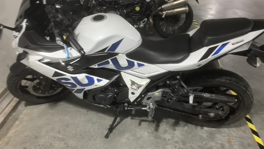 豪爵铃木 GSX250R