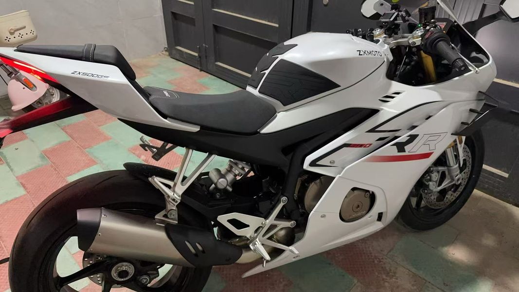 张雪机车 500RR