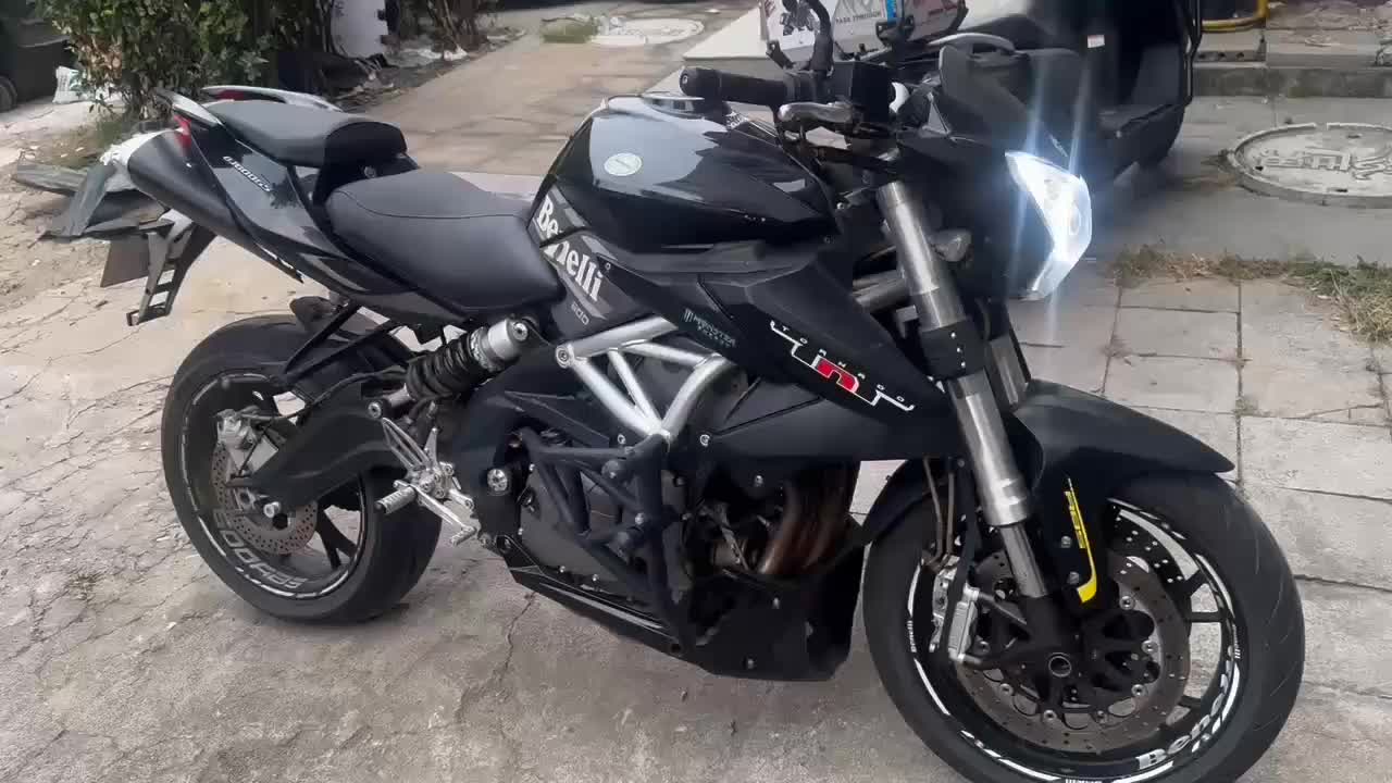 贝纳利 TNT600i