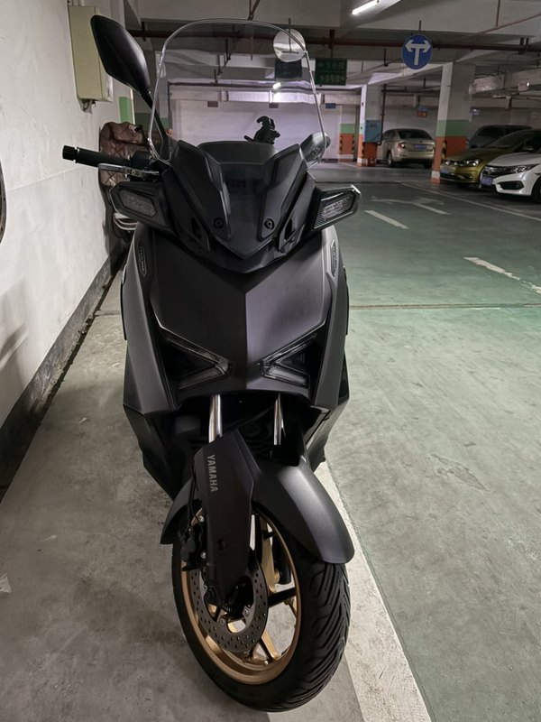 雅马哈 XMAX