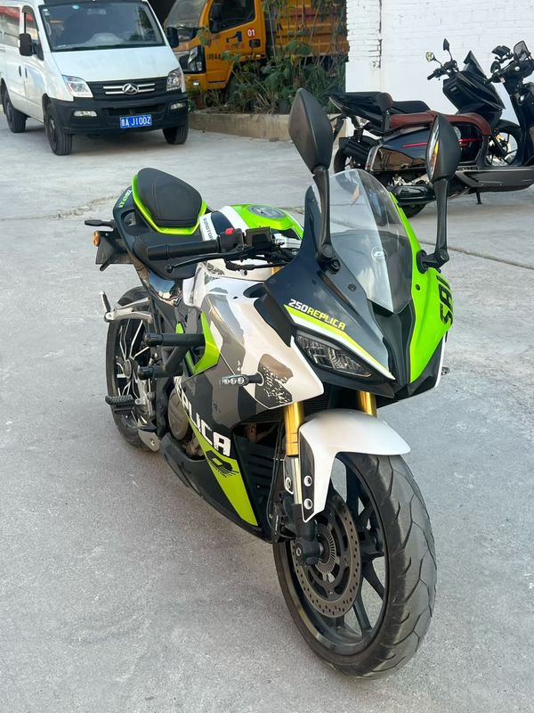 QJMOTOR 赛250