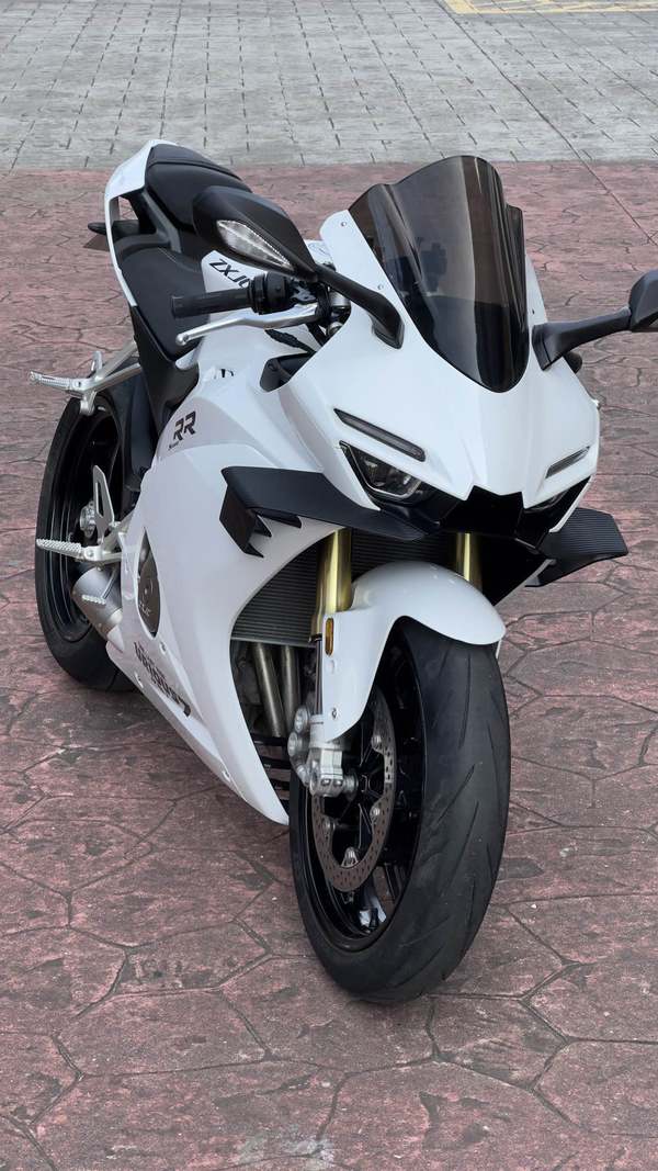 张雪机车 500RR