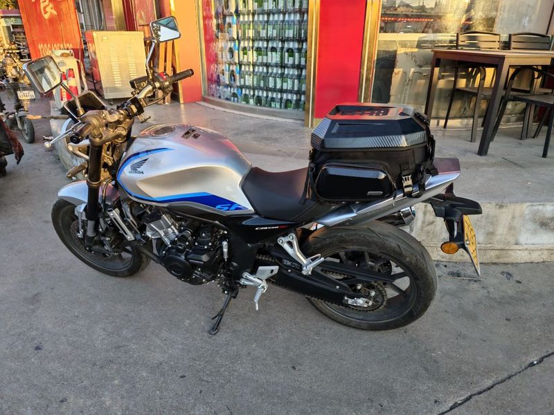 本田 CB500 Super Four