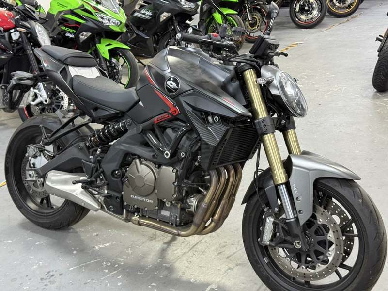 QJMOTOR 追600