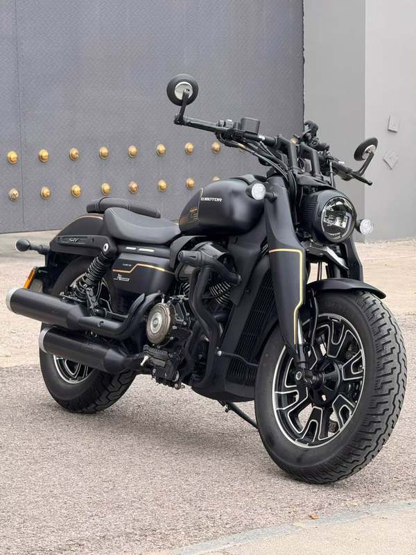 QJMOTOR 闪400