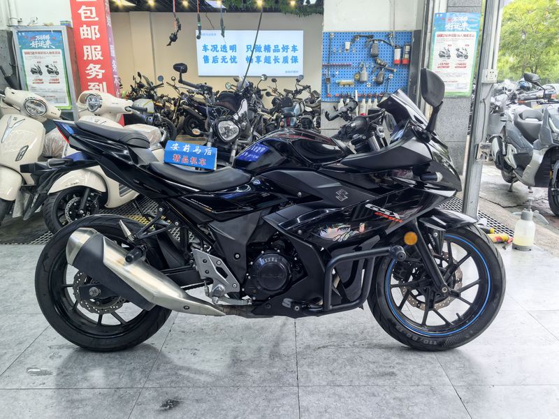 豪爵铃木 GSX250R
