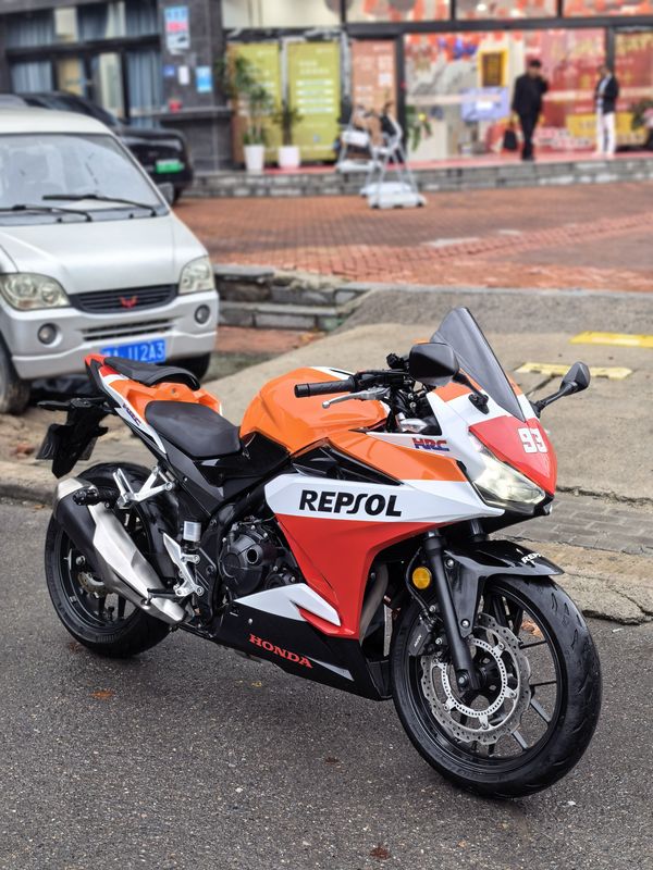本田WING CBR400R