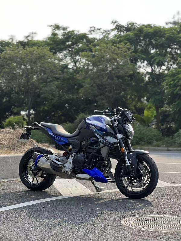 宝马 F 900 R