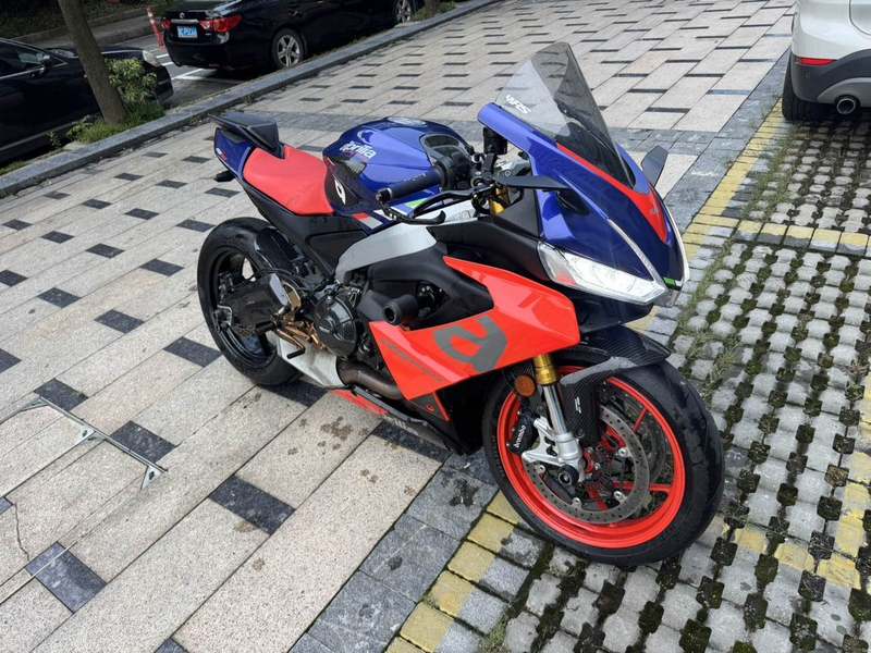 阿普利亚 RS 660 
