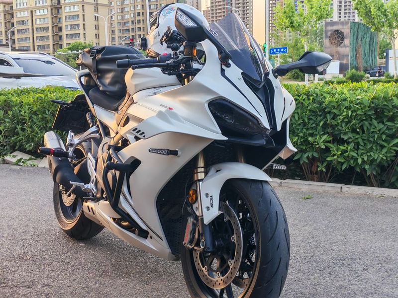 QJMOTOR 赛600