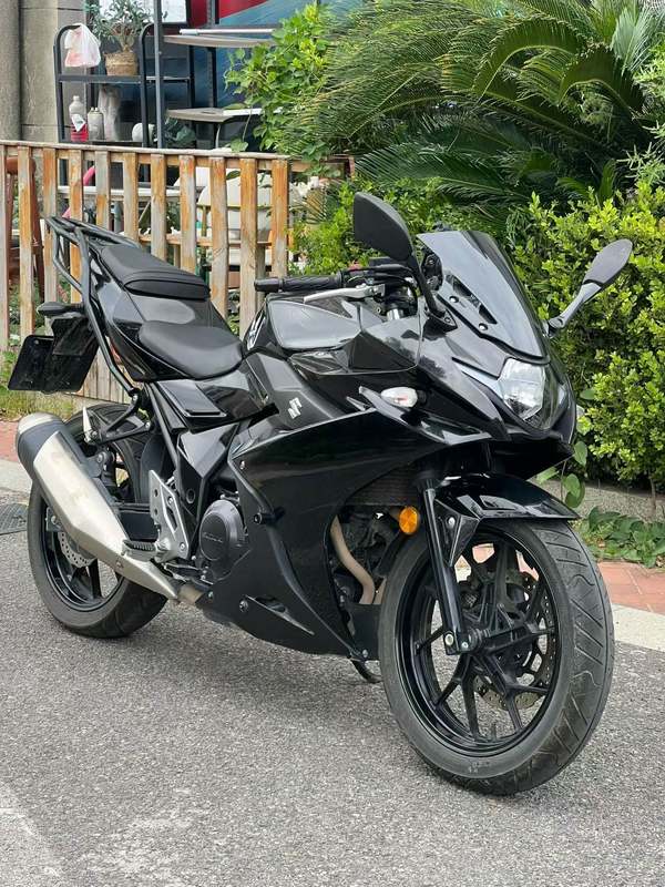 豪爵铃木 GSX250R
