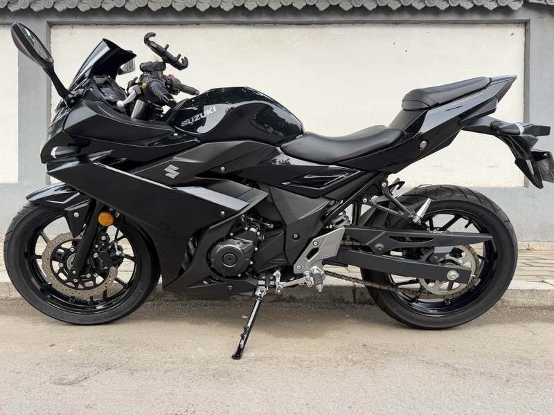豪爵铃木 GSX250R