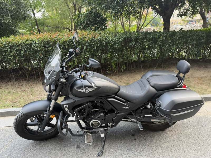 豪爵 TR300