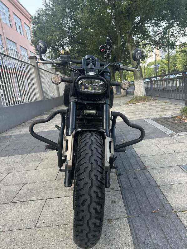 QJMOTOR 闪600