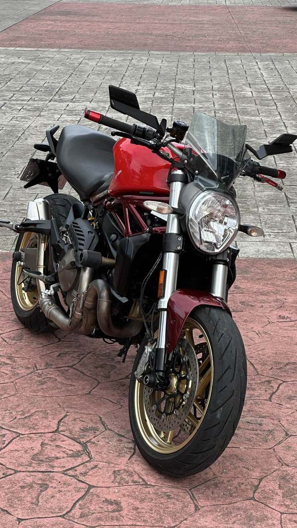 杜卡迪 Monster 821