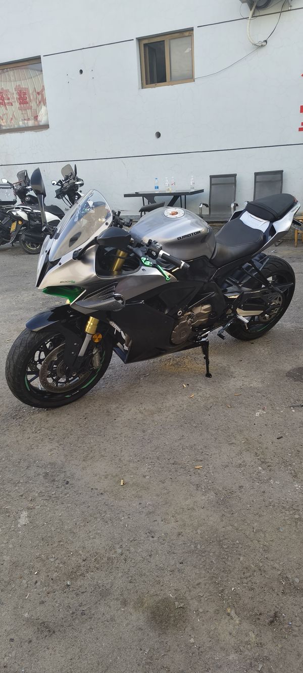 QJMOTOR 赛600