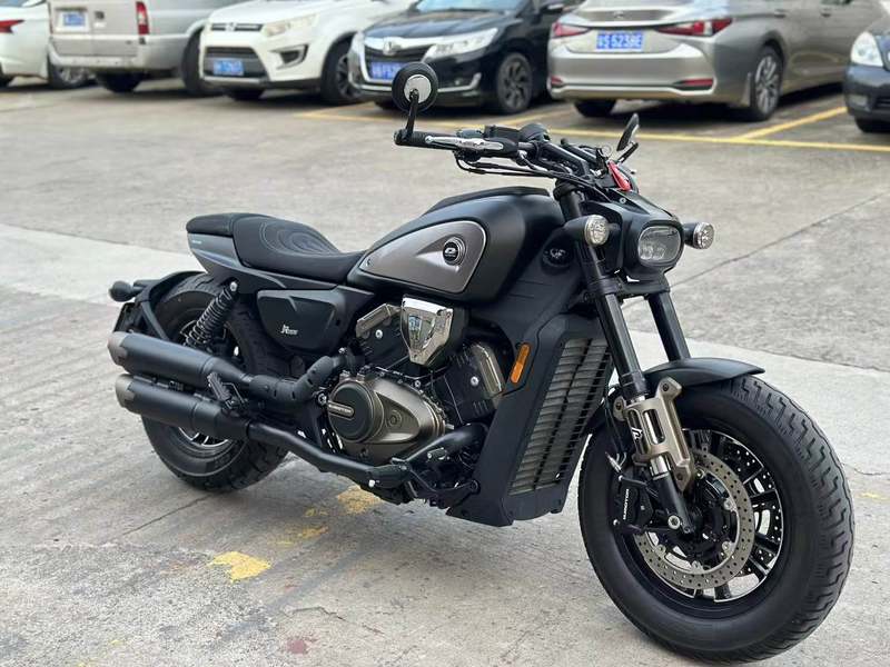 QJMOTOR 闪600