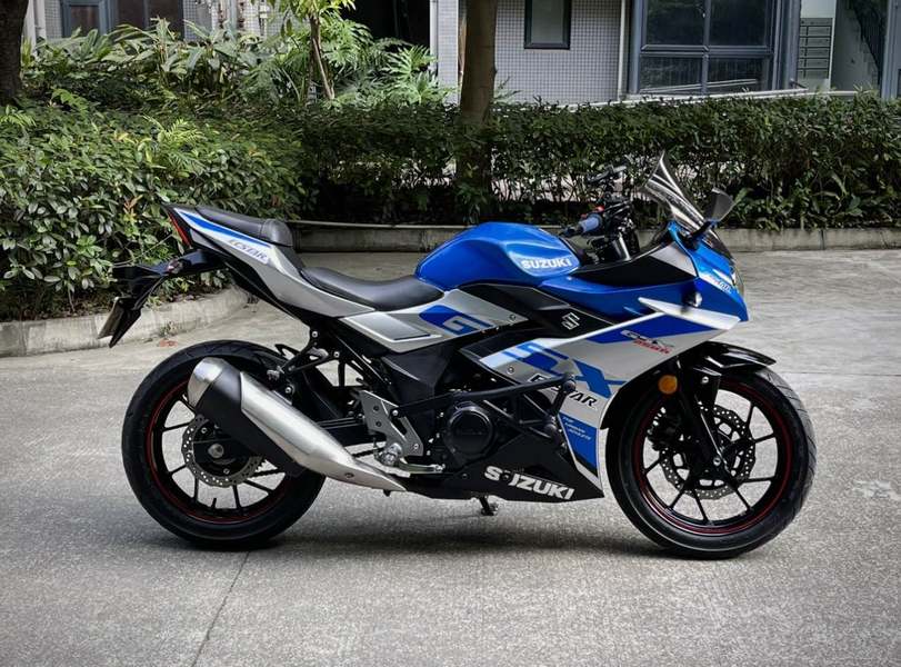 豪爵铃木 GSX250R