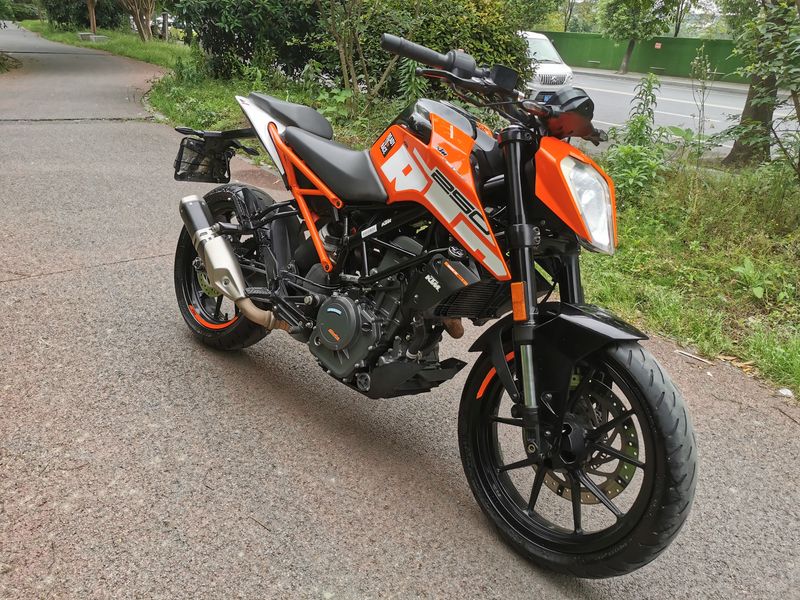 KTMR2R 250 Duke