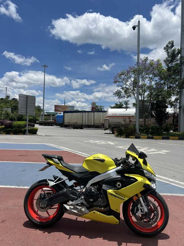 阿普利亚 RS 660 