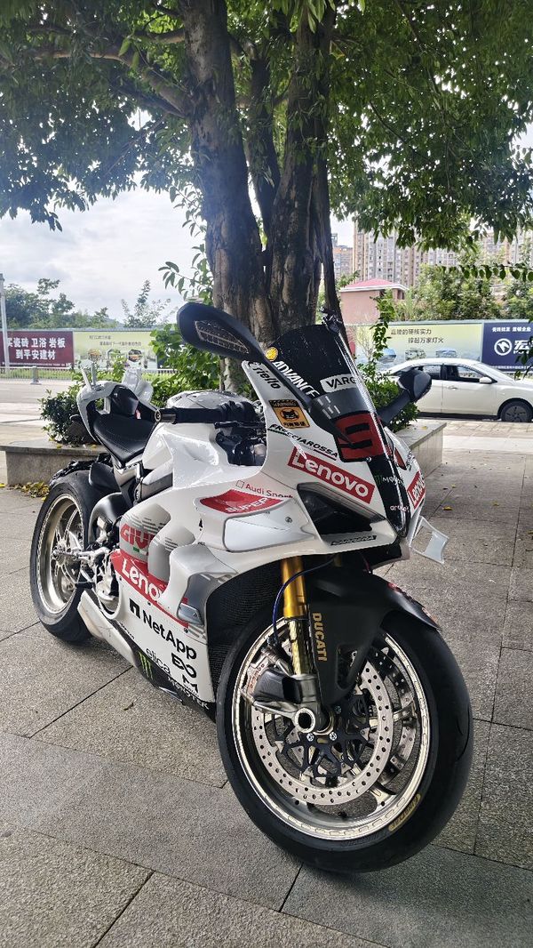 杜卡迪 Panigale V4 R 