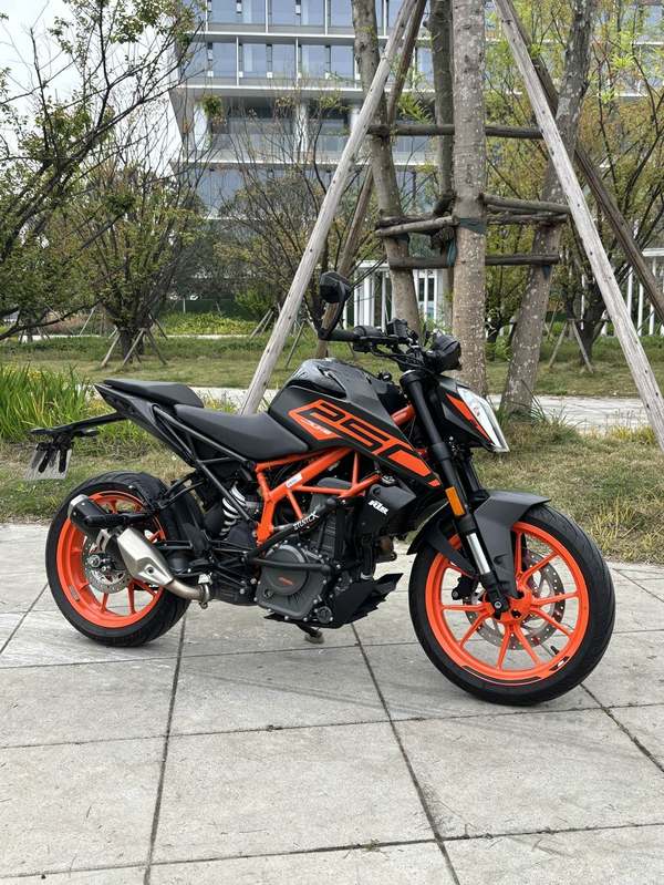 KTMR2R 250 Duke
