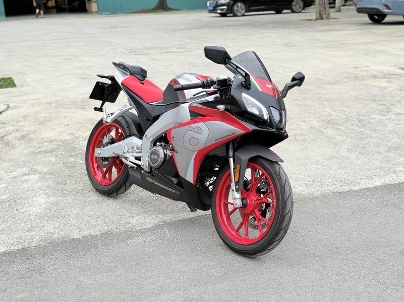 宗申阿普利亚 GPR250R