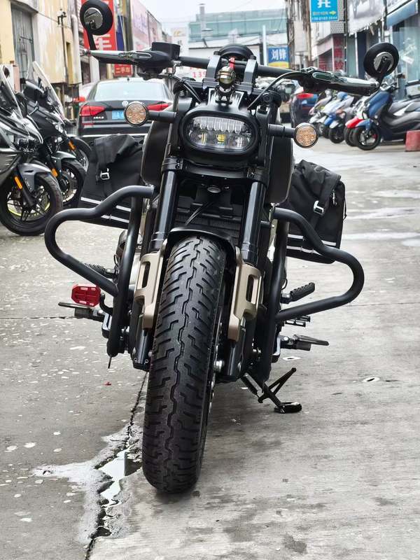 QJMOTOR 闪600