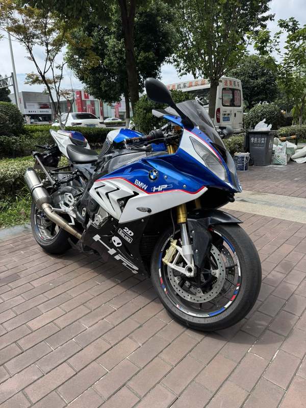宝马 S 1000 RR