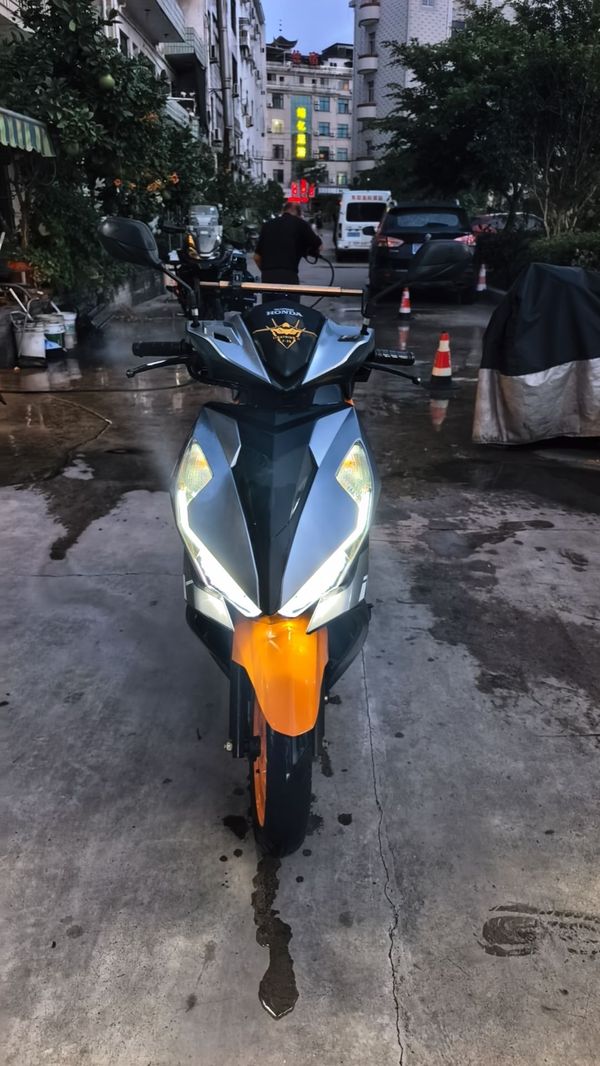 五羊本田 NX125