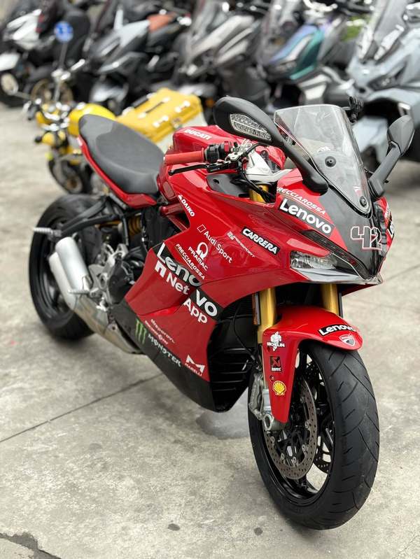 杜卡迪 SuperSport