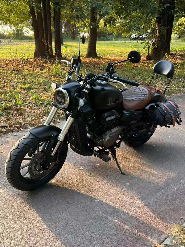 QJMOTOR 闪300S