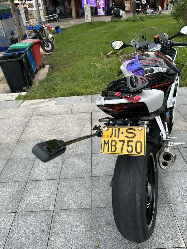 张雪机车 500RR