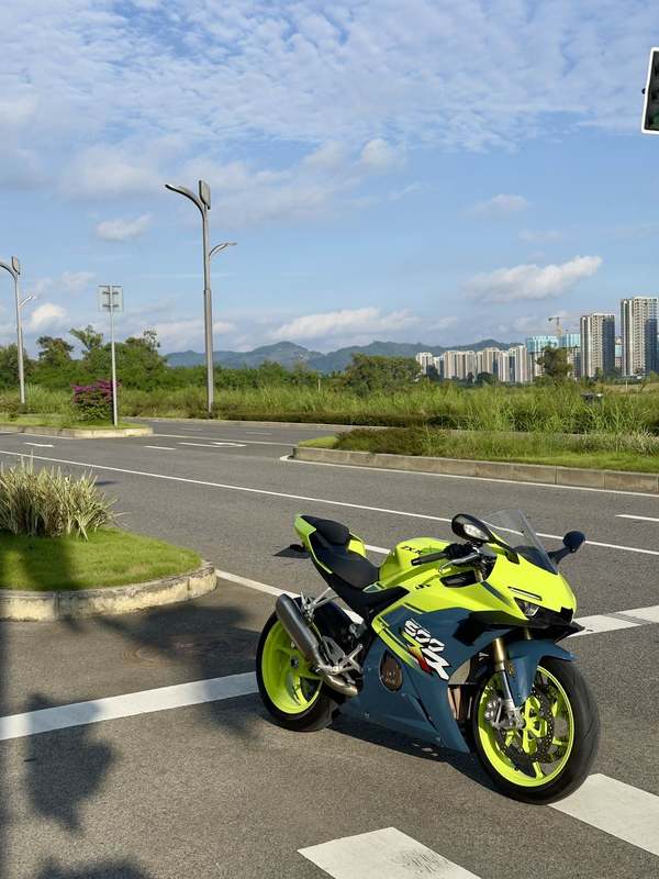 张雪机车 500RR