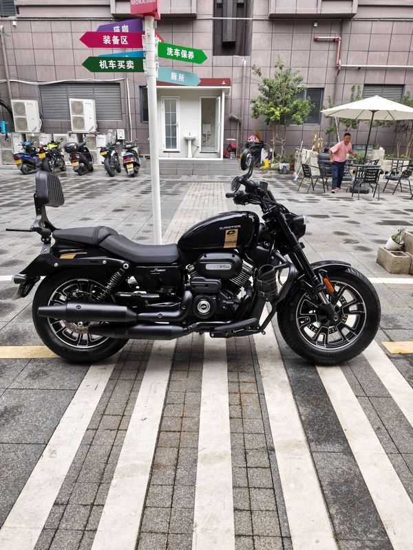 QJMOTOR 闪250